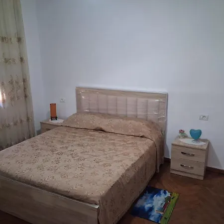 Gega بيرات